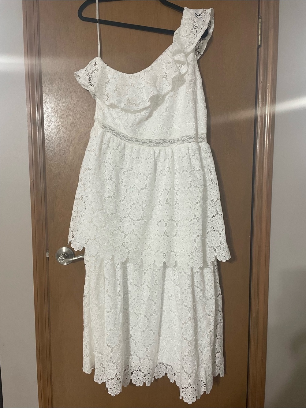 ARULA White One-Shoulder Lace Dress